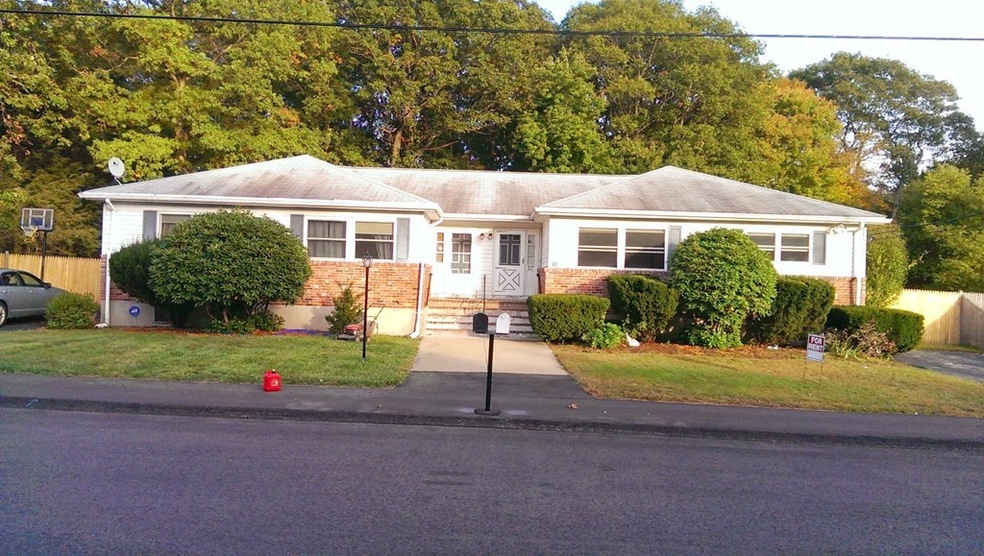 45 Acorn Dr unit 45, Randolph, MA 02368 - photo 1