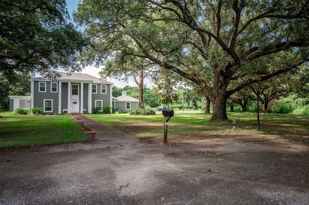 2000 Austin St, Bay City, TX 77414 - photo 1