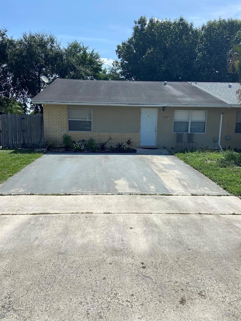 4900 Pimlico Ct, West Palm Beach, FL 33415 - photo 1