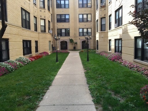 3635 W Dickens Ave unit 3B, Chicago, IL 60647 - photo 1
