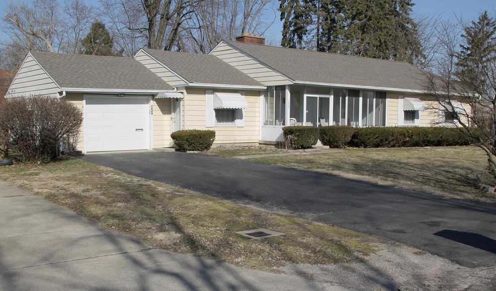 1027 erickson