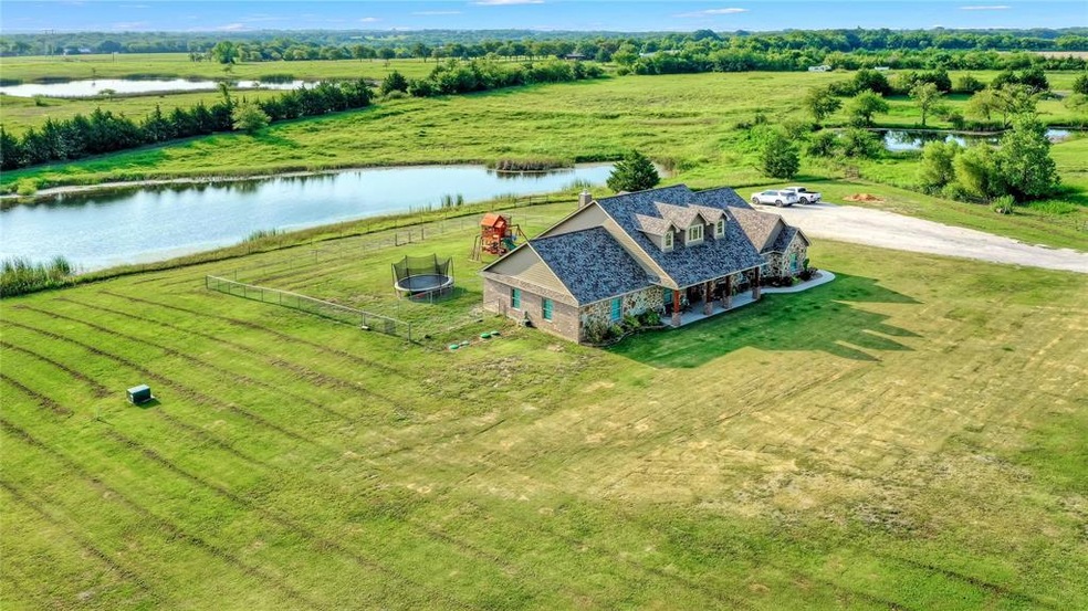 220 Tate Cir, Sherman, TX 75090 - photo 1