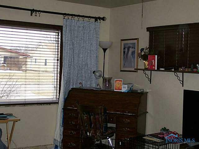 2814 Trimble Rd, Toledo, OH 43613 - photo 1