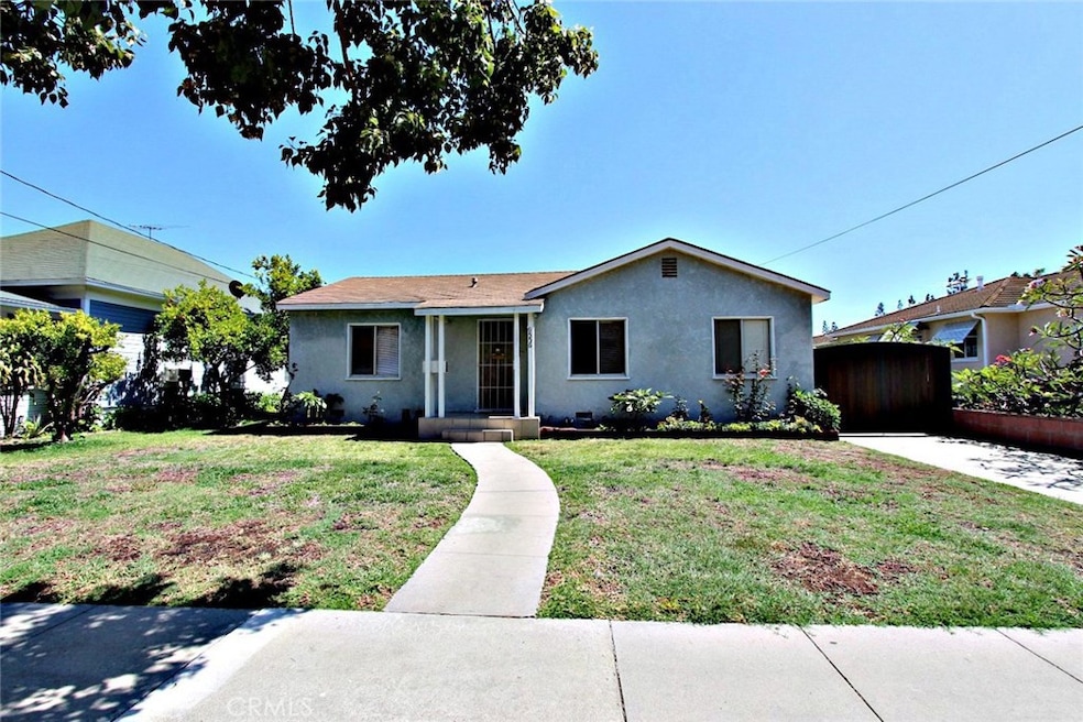 9556 Beverly St, Bellflower, CA 90706 - photo 1