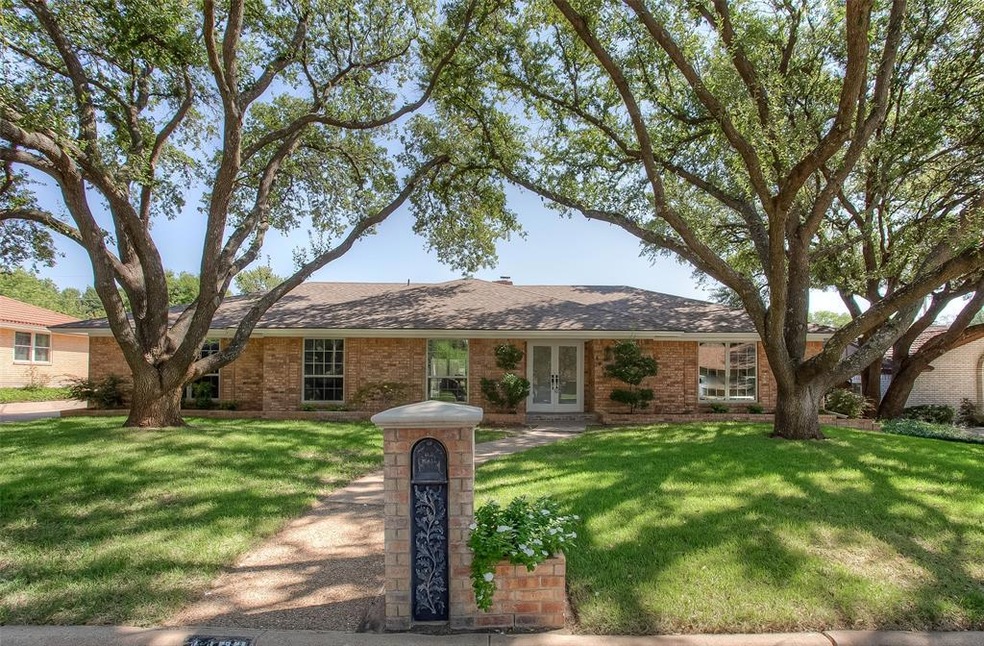 4432 Cartagena Dr, Fort Worth, TX 76133 - photo 1