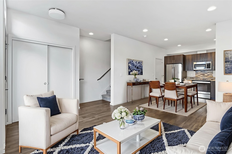 6917 Carleton Ave S unit B, Seattle, WA 98108 - photo 1