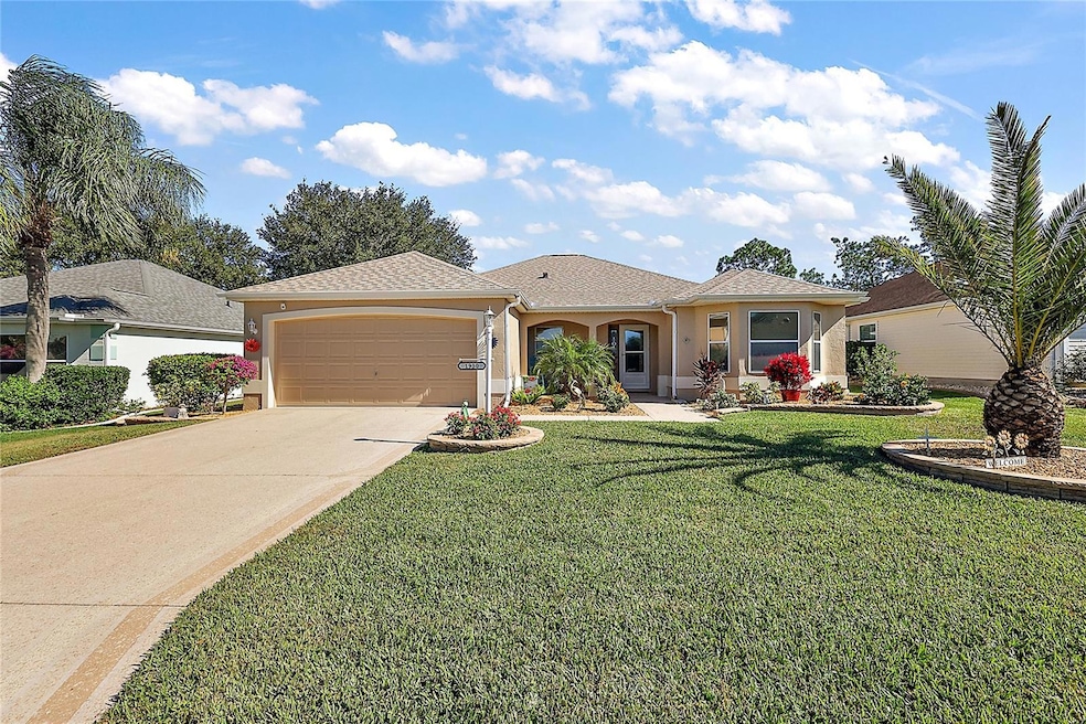 1930 Palo Alto Ave, Lady Lake, FL 32159 - photo 1