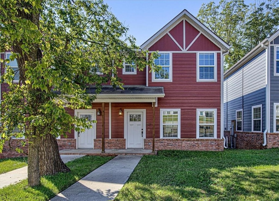 1427 E Huntsville Rd unit 2, Fayetteville, AR 72701 - photo 1