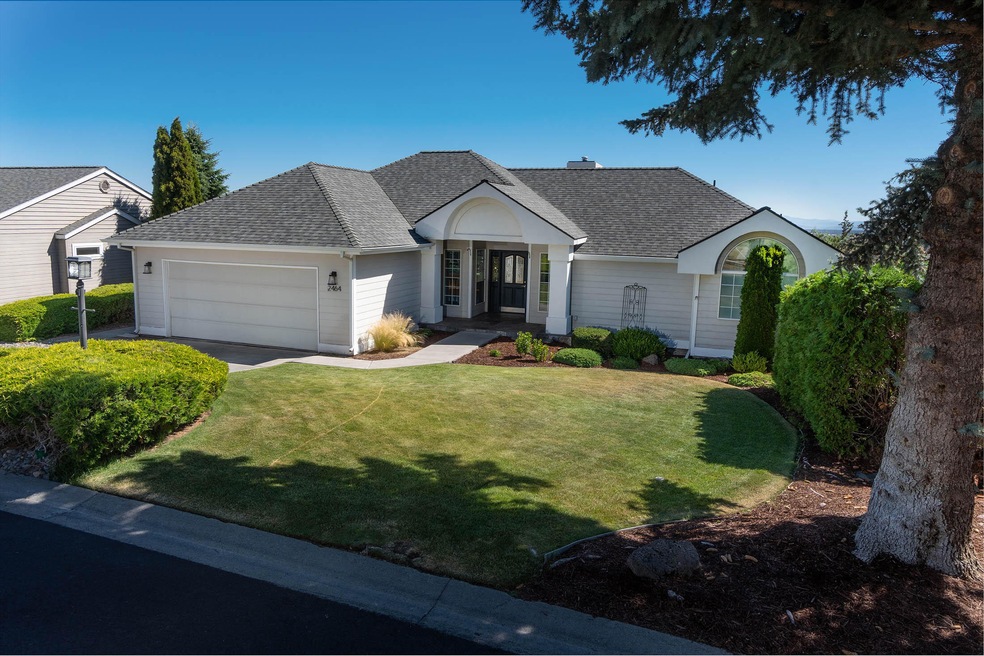 2464 SW 34th Dr, Redmond, OR 97756 - photo 1