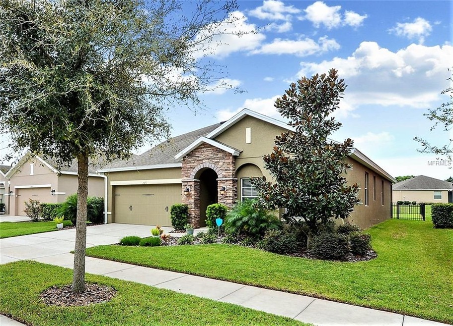 15711 Courtside View Dr, Lithia, FL 33547 - photo 1