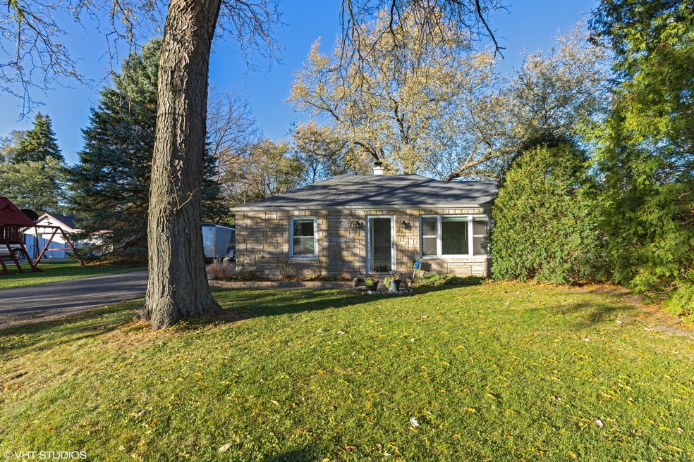 3450 Glen Flora Ave, Gurnee, IL 60031 - photo 1