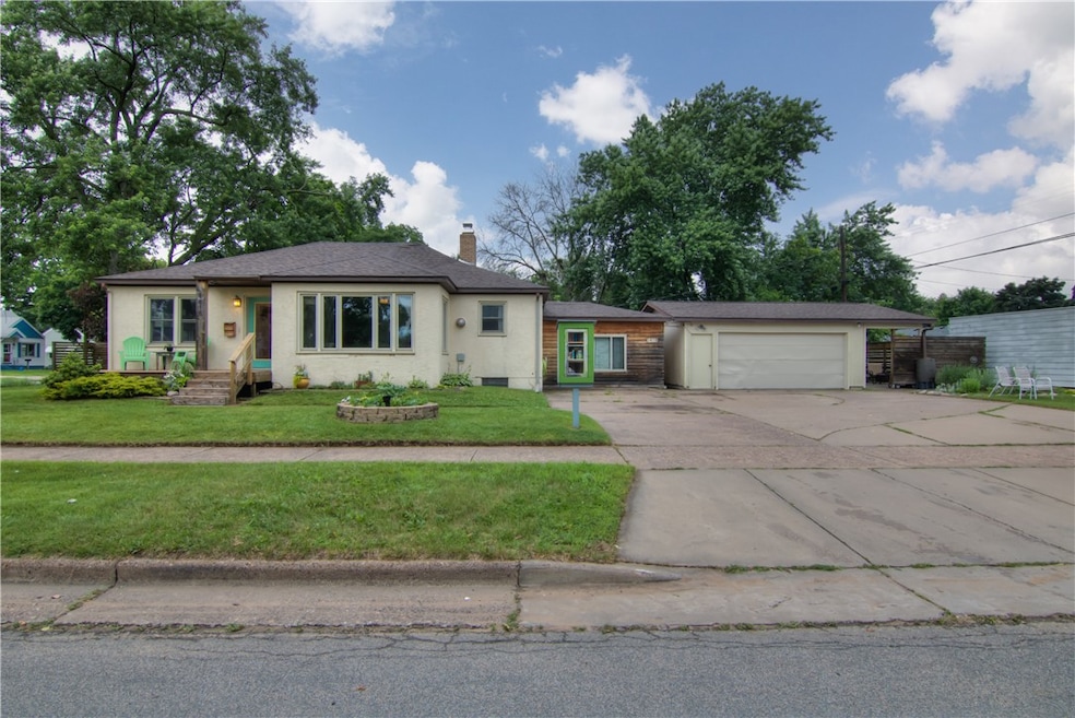 1418 Keith St, Eau Claire, WI 54701 - photo 1