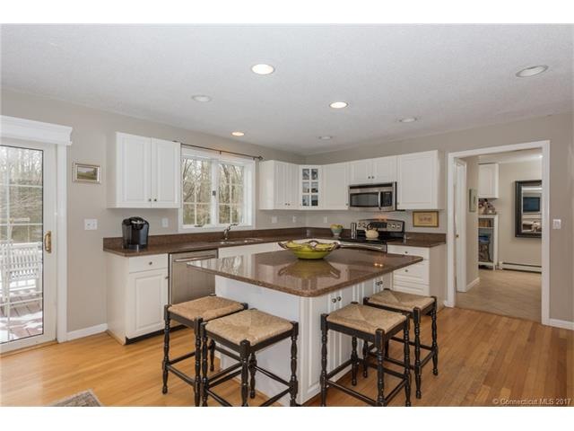 8 Tisbury Rd, Old Lyme, CT 06371 - photo 1