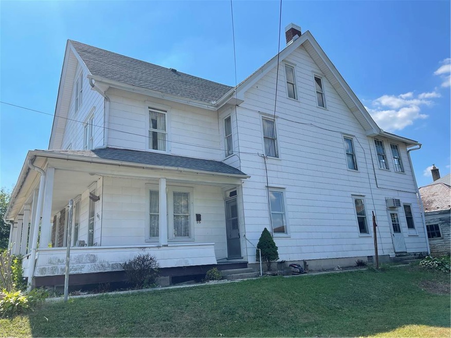 421 E Washington St, Slatington, PA 18080 - photo 1