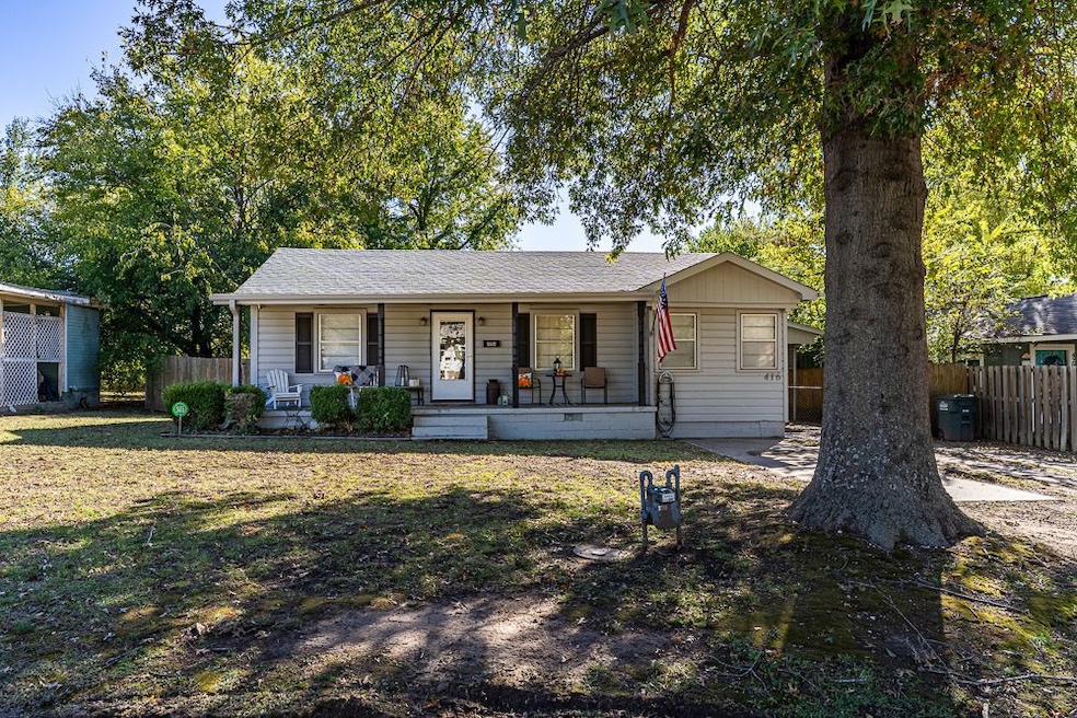 416 W 3rd Ave, Bristow, OK 74010 - photo 1