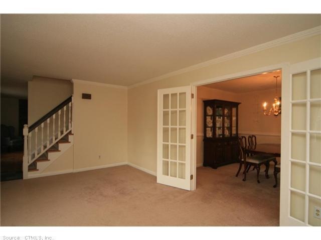 10 Oakwood Dr, Oxford, CT 06478 - photo 1