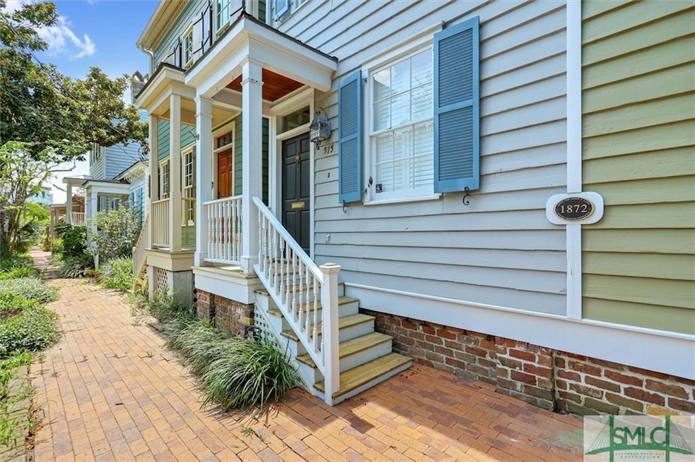 515 E Harris St, Savannah, GA 31401 - photo 1