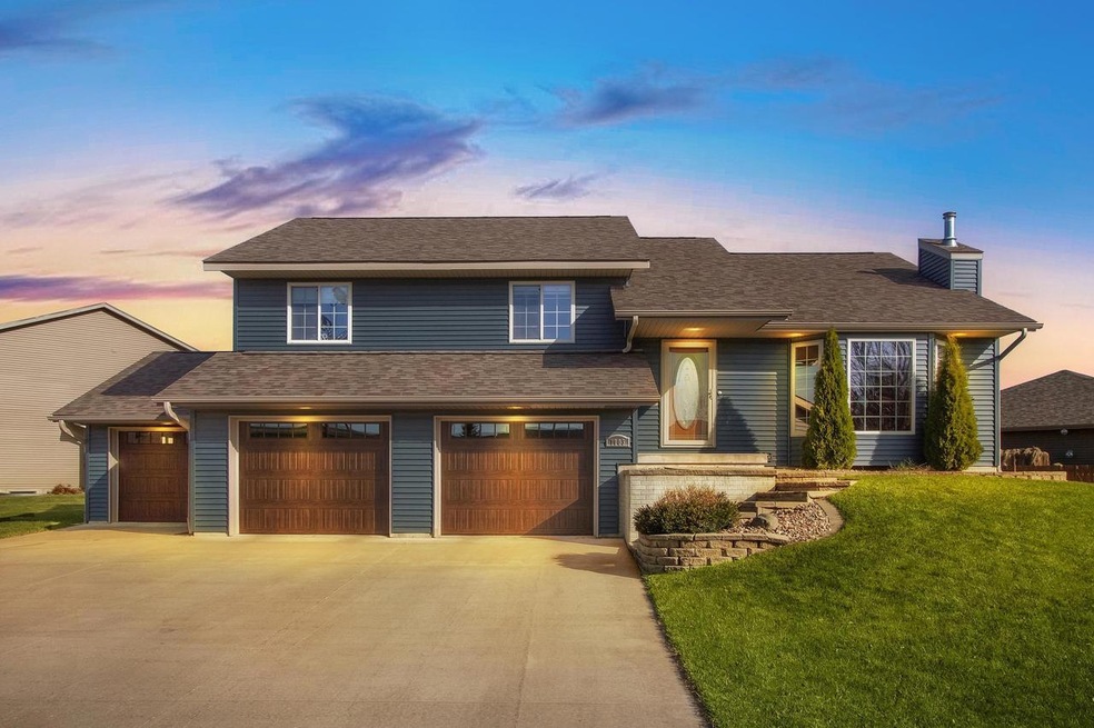 1003 Remington Dr, Holmen, WI 54636 - photo 1