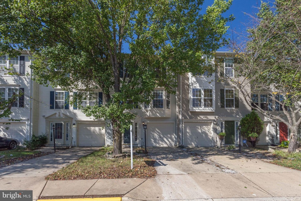 9042 Falcon Glen Ct, Bristow, VA 20136 - photo 1