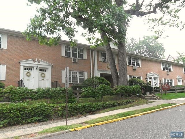 45 Maltbie Ave unit 2A, Midland Park, NJ 07432 - photo 1
