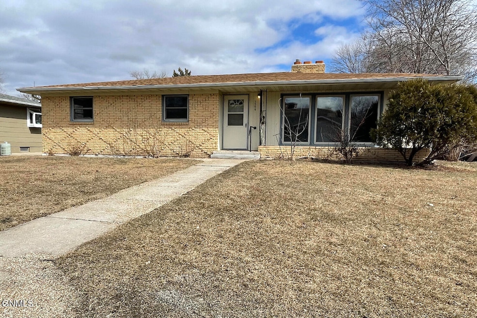 1308 5th Ave NW, Jamestown, ND 58401 - photo 1