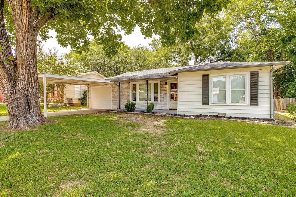 1008 Turner St, Cleburne, TX 76033 - photo 1