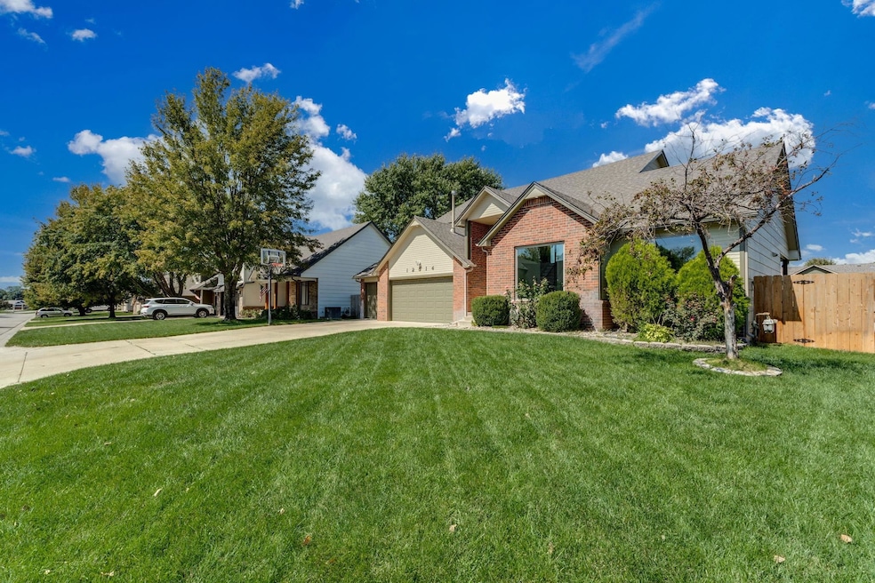 For Sale $370,000 • Co-Listing Agent