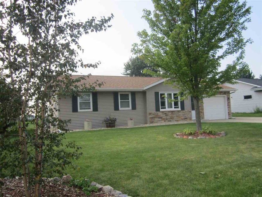 95 Countryside Dr, Evansville, WI 53536 - photo 1