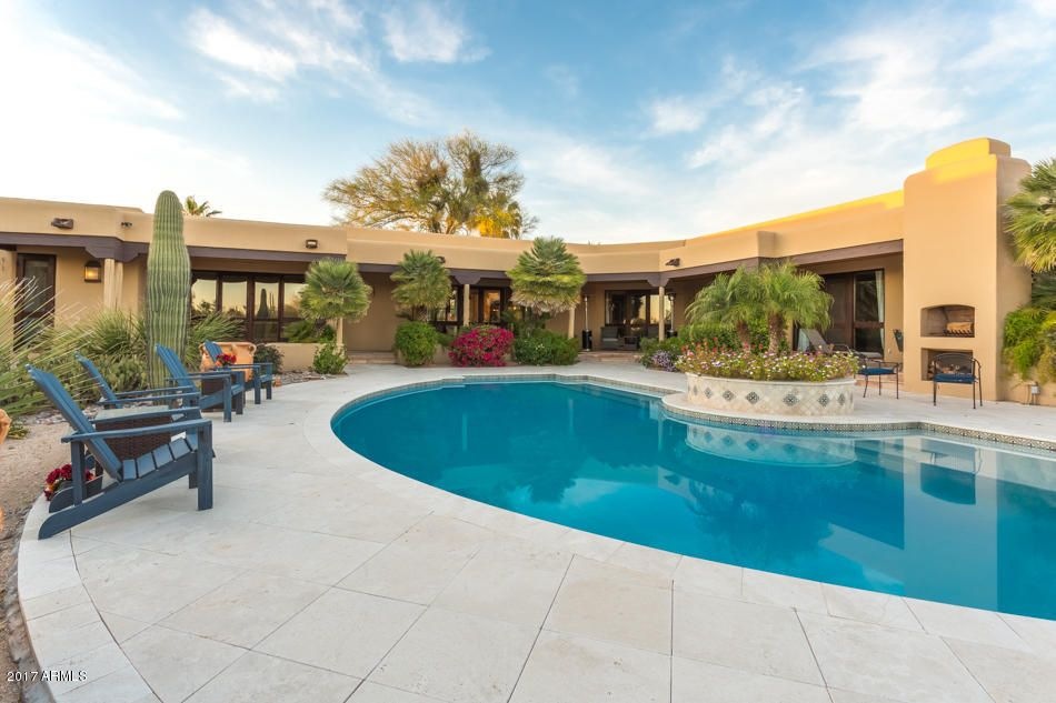Pool & Backyard