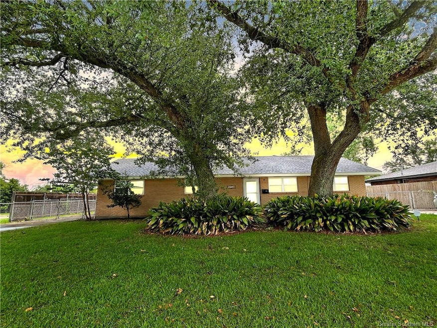 4539 Sale Ln, Lake Charles, LA 70605 - photo 1