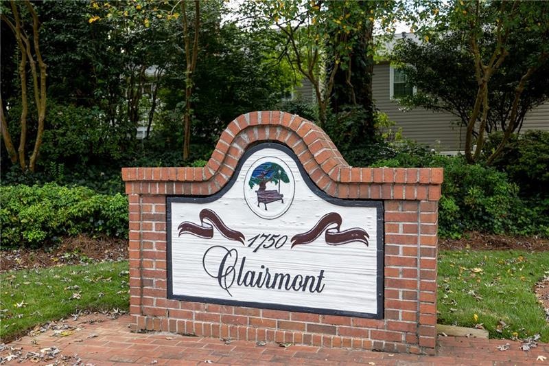 35 Units in this small, well maintained community