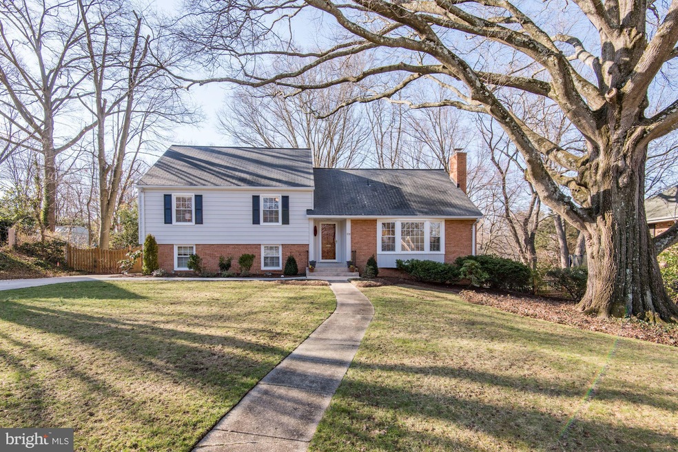 1011 Potomac Ln, Alexandria, VA 22308 - photo 1