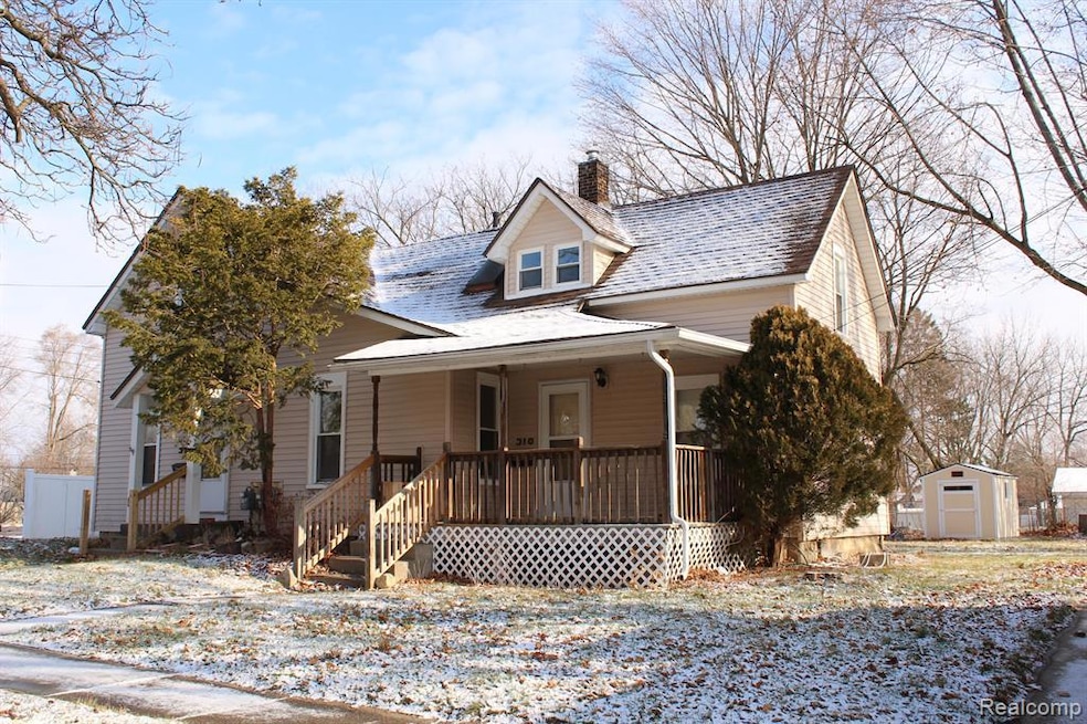 310 N Hazelton St, Flushing, MI 48433 - photo 1