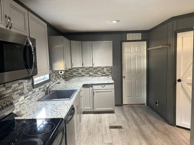 207 Navajo St, Satsuma, FL 32189 - photo 1