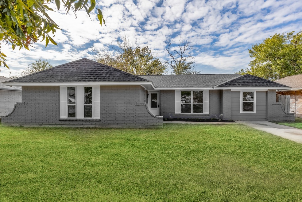 9807 Jaywood Dr, Houston, TX 77040 - photo 1