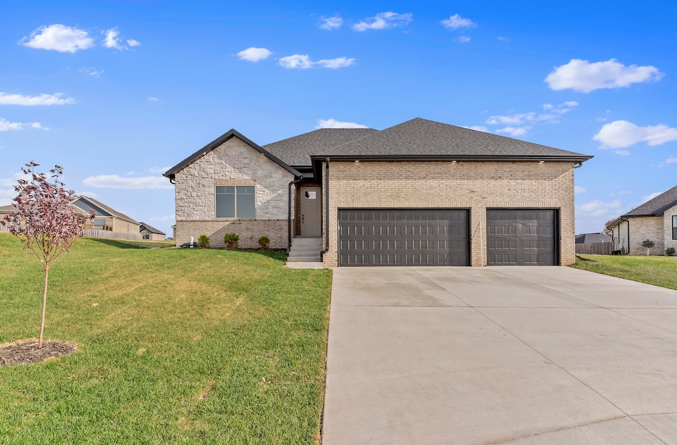 1276 W Sage Ct, Springfield, MO 65810 - photo 1