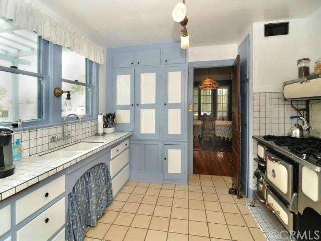 491 E 9th St, Upland, CA 91786 - photo 1