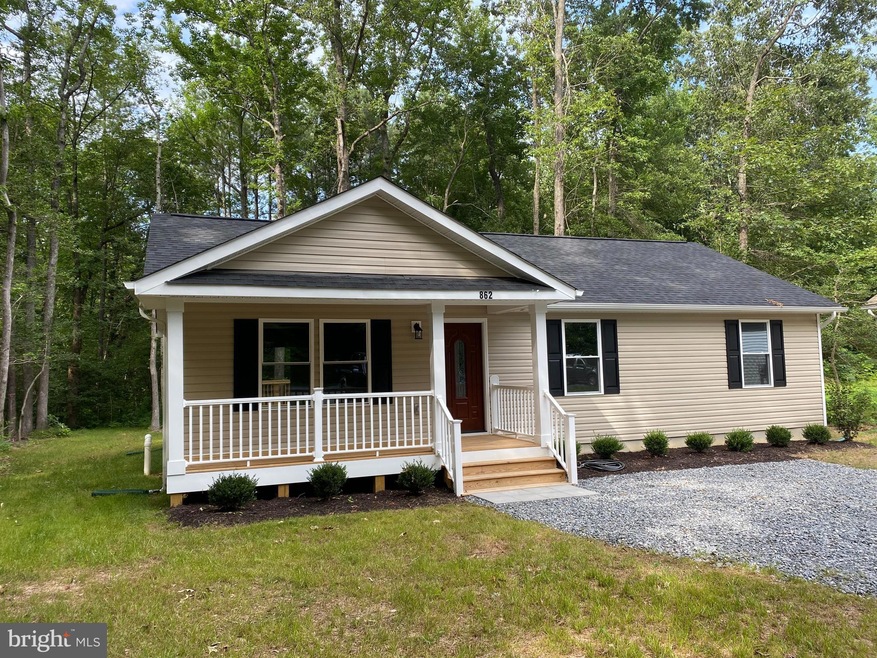 862 Lakeview Dr, Colonial Beach, VA 22443 - photo 1
