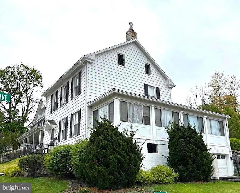 34 W 3rd St, Waynesboro, PA 17268 - photo 1