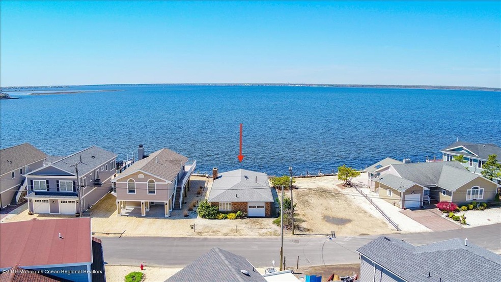 331 W Bayview Dr, Lavallette, NJ 08735 - photo 1
