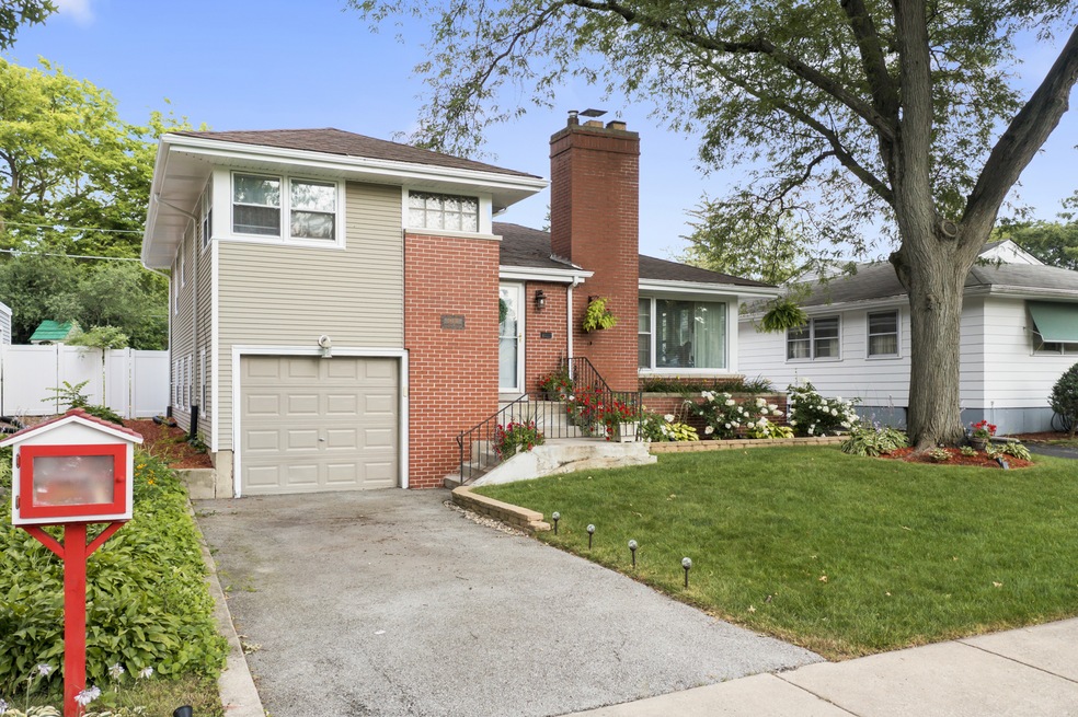 18437 Stewart Ave, Homewood, IL 60430 - photo 1