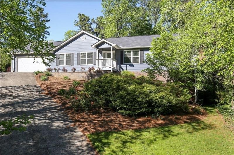 Ranch style in popular Mountain Creek subdivision.