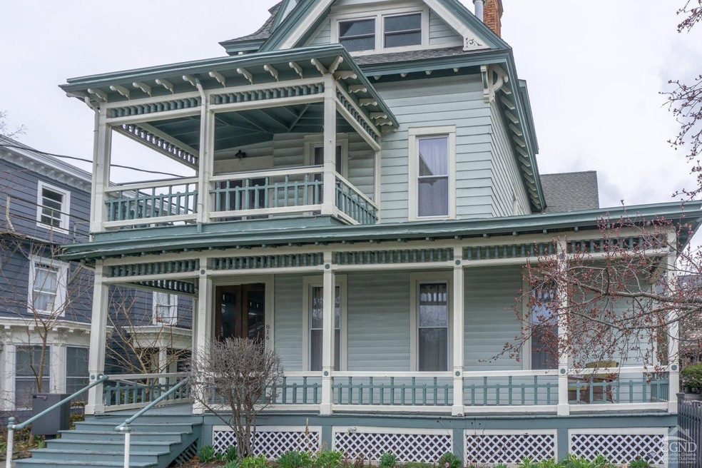 816 Warren St unit 1A, Hudson, NY 12534 - photo 1