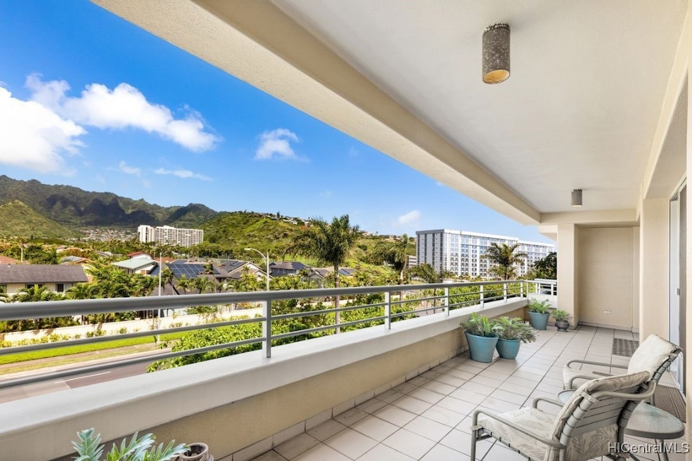 All rooms have access to this comfortable lanai th