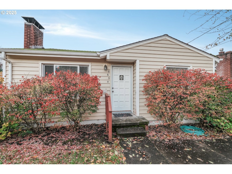 8654 SE Liebe St, Portland, OR 97266 - photo 1