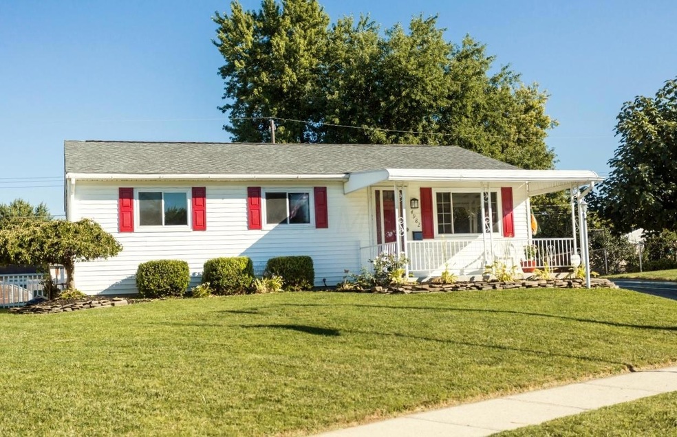 4982 Talford Ct, Columbus, OH 43232 - photo 1