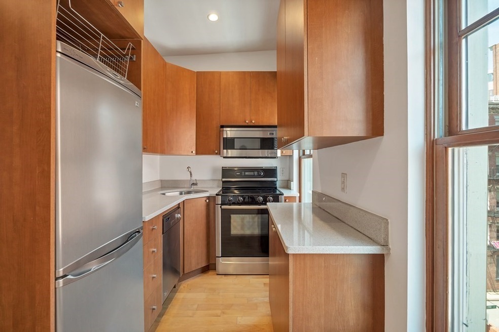 46 Cooper St unit 4, Boston, MA 02113 - photo 1