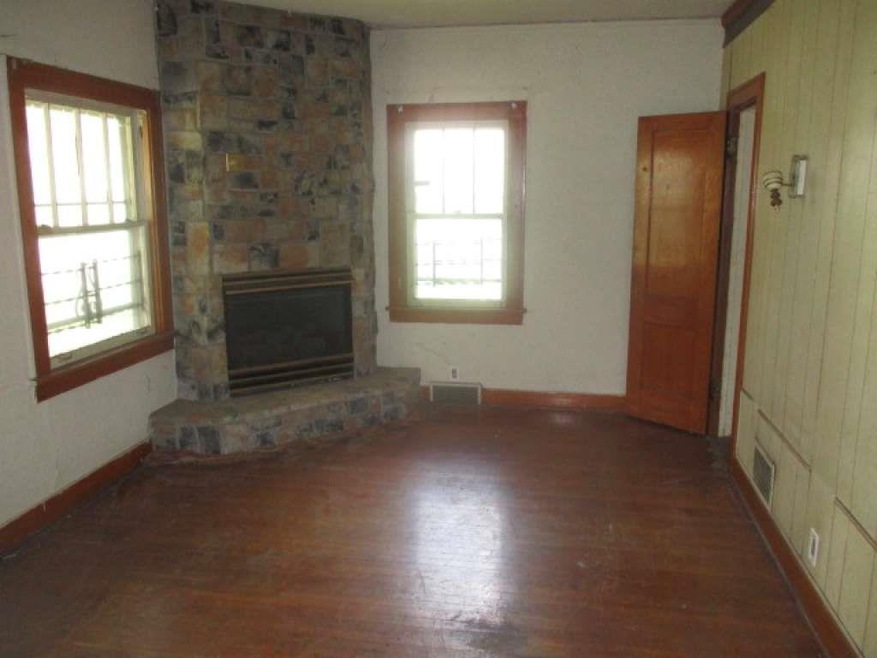 5807 Park Ave, Kansas City, MO 64130 - photo 1