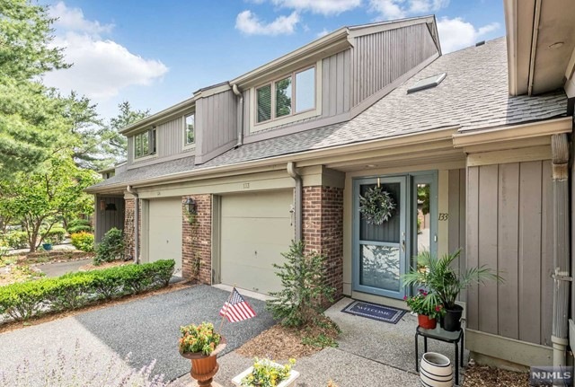 133 Emerson Ct, Mahwah, NJ 07430 - photo 1