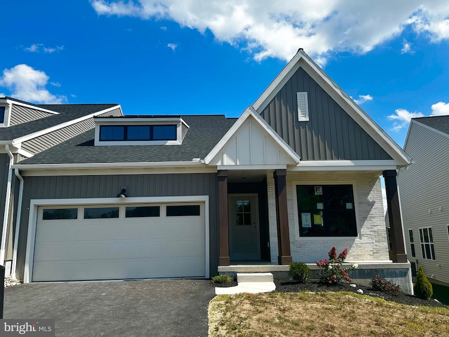 914 N Lincoln St, Palmyra, PA 17078 - photo 1